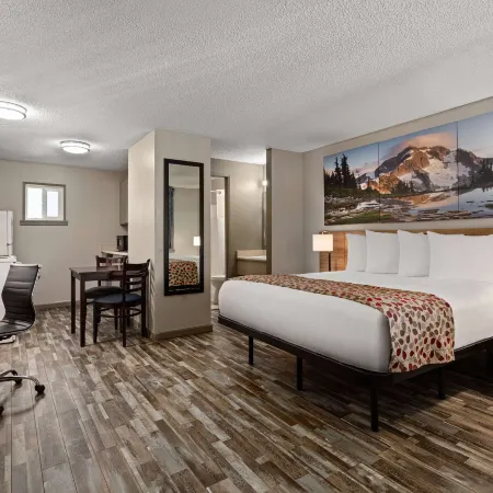 Days Inn by Wyndham Lakewood South Tacoma