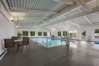 Country Inn & Suites by Radisson, Fredericksburg South (I-95), VA - parking