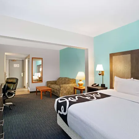 La Quinta Inn & Suites by Wyndham Omaha Airport Downtown