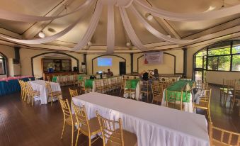 Bakasyunan Resort and Conference Center - Zambales