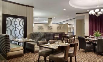 Embassy Suites by Hilton St. Louis Airport
