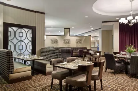 Embassy Suites by Hilton St. Louis Airport