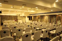 Hotel Ssk Grand Kanchipuram - parking