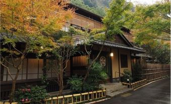 140 Year-Old Mountain Village Inn Orihashi Hotel
