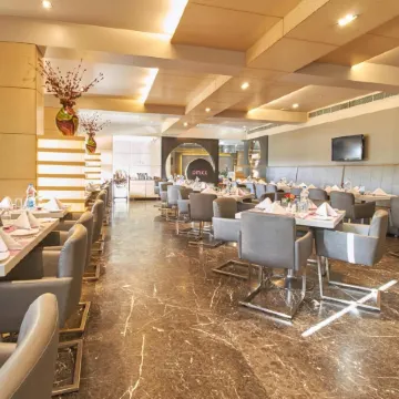 Royal Orchid Central Akota - Vadodara Отели в г. Вадодара