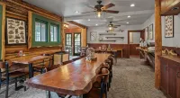 Weasku Inn Hotels in Josephine County