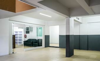 Treebo Luxe Suite, Shivaji Nagar