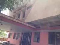 Hotel Rainbow فنادق في جاغدالبور