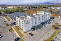 Candlewood Suites Roanoke Airport