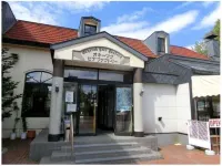 فندق كيتاجوتشي Hotels near Kitakitsune Farm (Fox Farm)