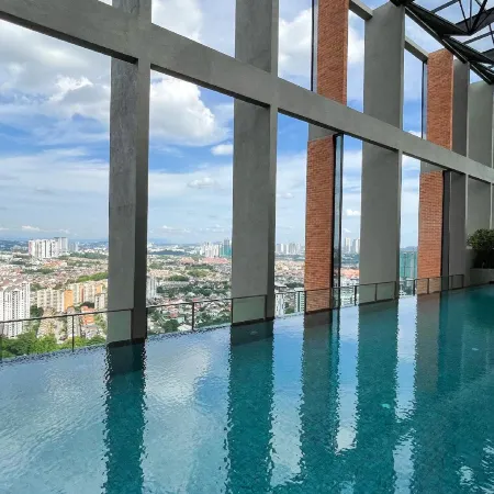 Millerz Square Kuala Lumpur by Synergy Отели рядом с достопримечательностью «Гасинг Хилл»