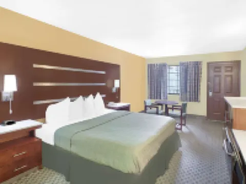 Days Inn by Wyndham Fayetteville Hotels in Washington County