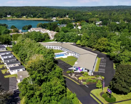 Spark by Hilton Mystic Groton Hotels in Stonington