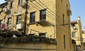 Houyi Homestay (Shaoxing Road)