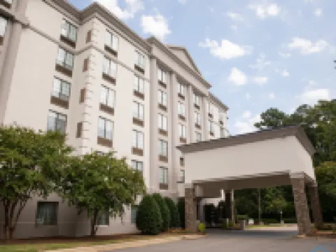 Holiday Inn & Suites RALEIGH-CARY (I-40 @WALNUT ST) by IHG โรงแรมในแครี