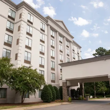 Holiday Inn & Suites RALEIGH-CARY (I-40 @WALNUT ST) by IHG