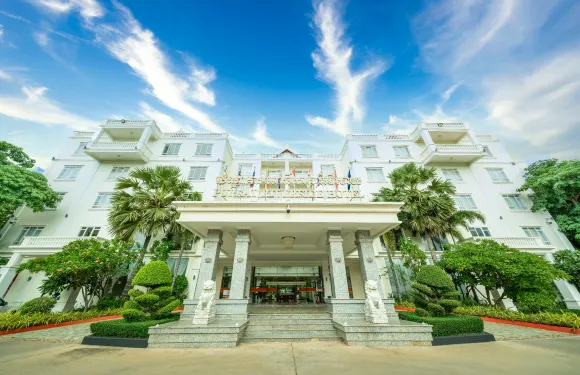 普薩特河濱水療酒店