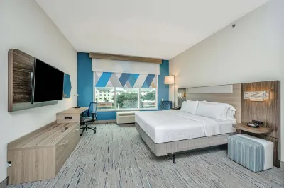 Holiday Inn Express & Suites Charleston Arpt-Conv Ctr Area