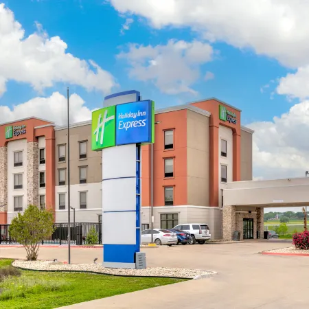 Holiday Inn Express HILLSBORO I-35 by IHG