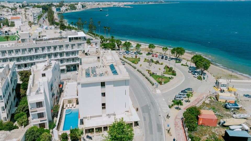 Zephyros Hotel