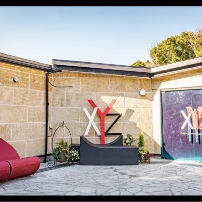 XYZ ไพรเวท สปา แอนด์ ซีไซด์ รีสอร์ท โรงแรมใกล้สถานีสึบากิ