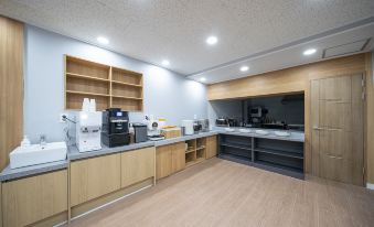 Changwon Jungangdong Brown Dot Changwon Central Branch