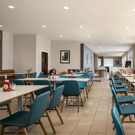 Holiday Inn ONTARIO by IHG
