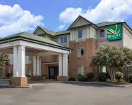 Comfort Inn Woodstock Shenandoah Các khách sạn gần Woodstock Museum