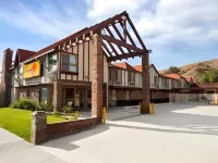Super 8 by Wyndham Santa Clarita/Valencia Hotel di Los Angeles