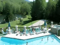 Indian Head Resort - С бассейном