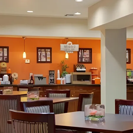 Days Inn & Suites by Wyndham Marquez
