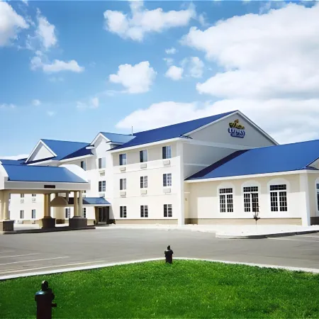 Holiday Inn Express & Suites CADILLAC by IHG
