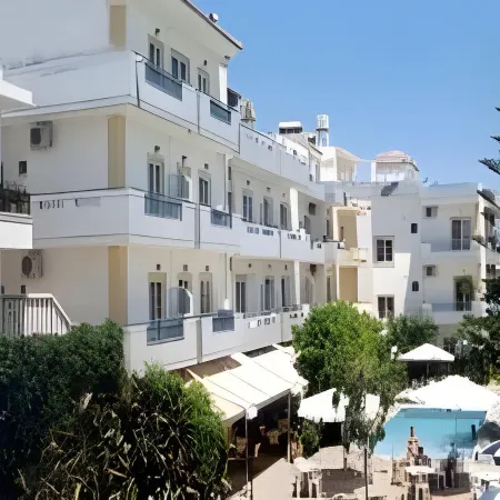Marirena Hotel Отели рядом с достопримечательностью «Пляж Амудара»