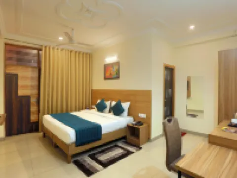 Hotel Lemon Suites & Banquet Noida Sector 62 Hotels in Noida