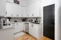 Downtown Luxe - Parking, Metro, King Bed, Sleeps 6 - Afhentnings-/afleveringstjenester