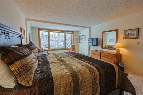 Cozy Fireplace and Spacious Interiors - Gorgeous Mountain Retreat Hotels in Copper Mountain