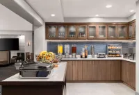 Homewood Suites by Hilton Richmond-Chester - breakfast