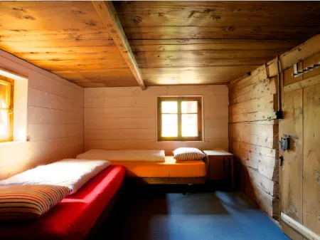 Tgèsa Surrein Giassa10 Отели в г. Туеч