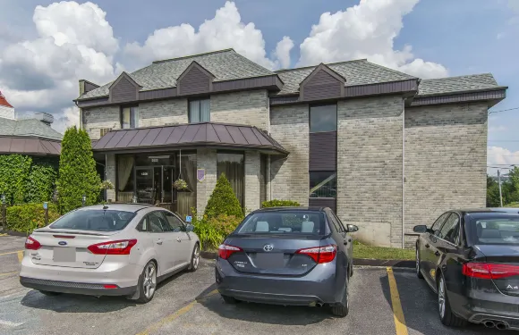 布魯克品質套房酒店