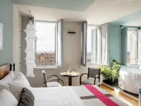 Hotel Priori Secret Garden Отели рядом с достопримечательностью «Улица Вануччи»