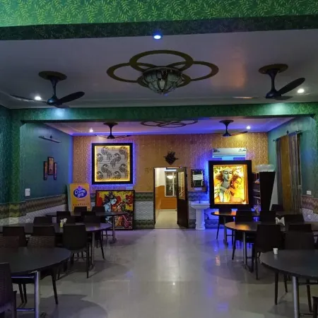 Maan Hotel and Restaurant