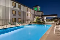 Wingate by Wyndham Salisbury Các khách sạn ở Salisbury