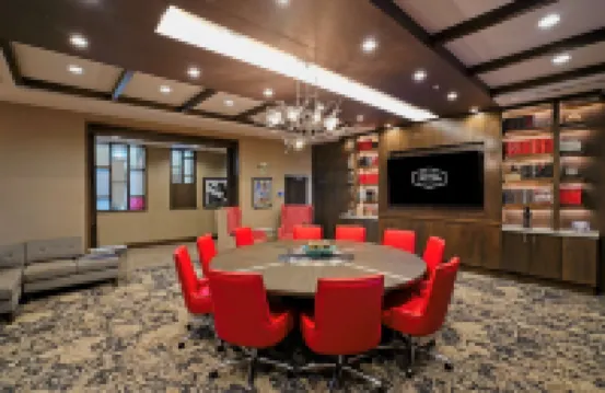 แฮมป์ตัน อินน์ & สวีทส์ ลับบ็อก ยูนิเวอร์ซิตี้