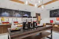 莫羅灣歡朋飯店 - 早餐