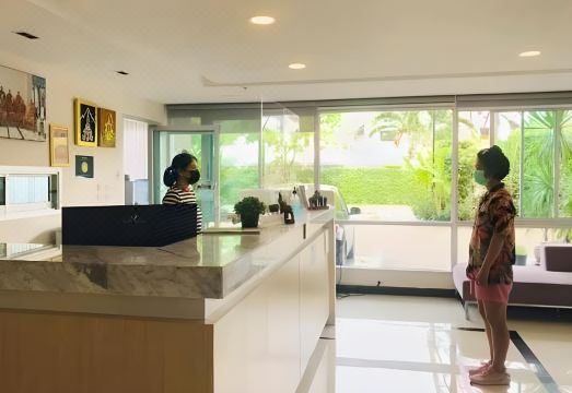 1. 더 럭스 랏프라..