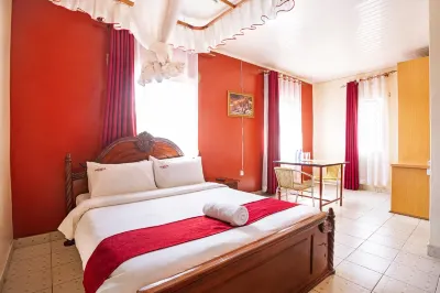 Melvic Hotel Отели в г. 