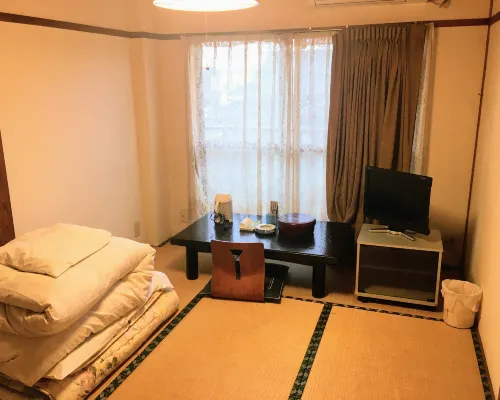 Tatsumi Ryokan Hotel dekat Stasiun Igaya