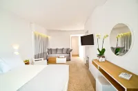 Marathon Beach Resort Hotels in Неа-Макрі
