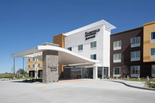 Fairfield Inn & Suites Burlington - parking