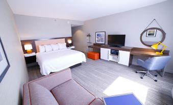 Hampton Inn & Suites Forest City